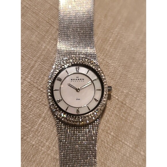 Vintage Skagen Denmark Wristwatch Diamond Silver Women Needs New Band & BATTERY main image 6